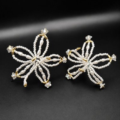 🌸 PANAMANIAN TEMBLEQUES – White & Gold 