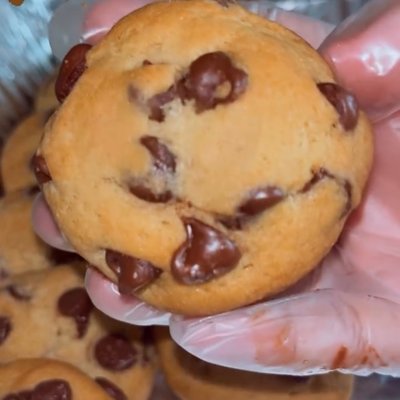 CHOCOLATE CHIP COOKIES