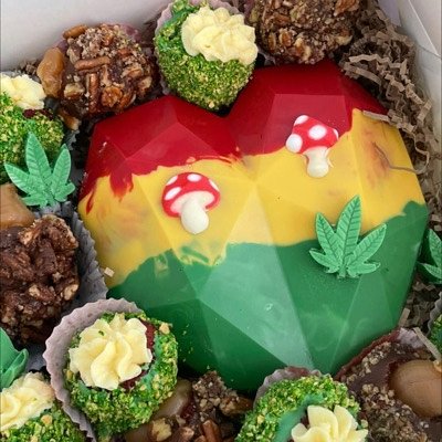 Theme Crack Heart with Candy Included