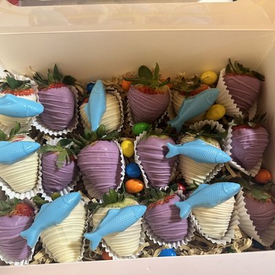 Covered Chocolate strawberries Boxes customized
