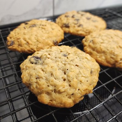 Sourdough Oatmeal Raisin Cookies