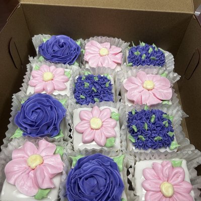 Petitfours  1 Dozen 