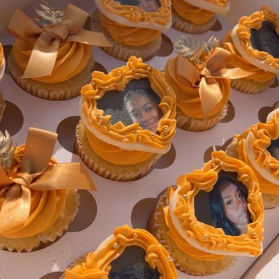 Fully Custom Cupcakes 