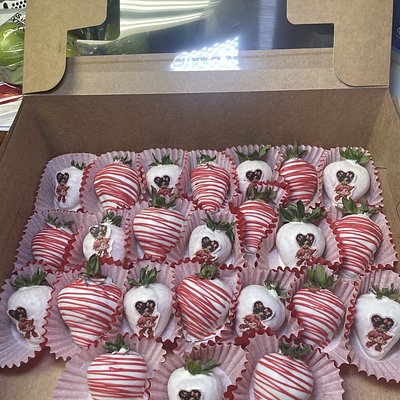 Customize Strawberries Box 