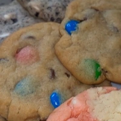 M&M