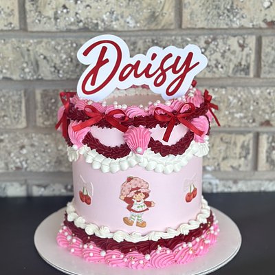 Custom Circle Cakes 