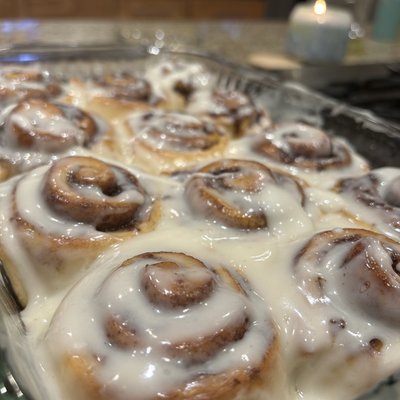 4 Large Sourdough Cinnamon Rolls