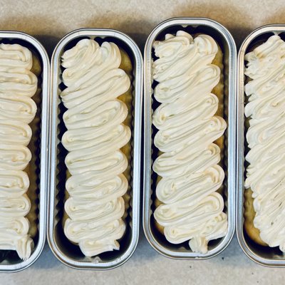 1 Each Vanilla Cake with Buttercreamy Frosting Mini