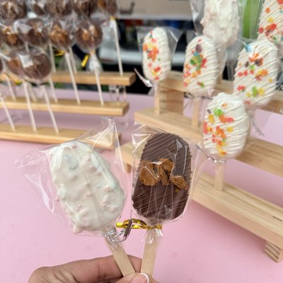 Cakesicles