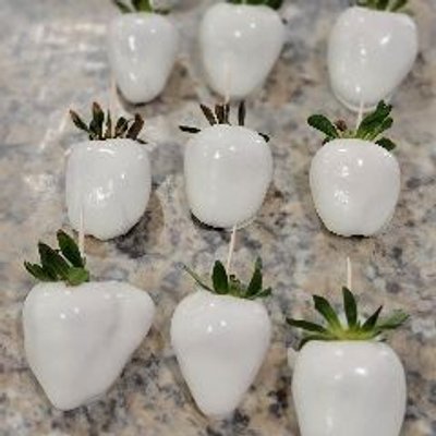 1 Dozen Regular Choclate Or White Chocolate Covered Strawberries