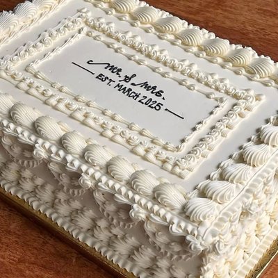 Half Sheet Cake ( Serves 40-50)