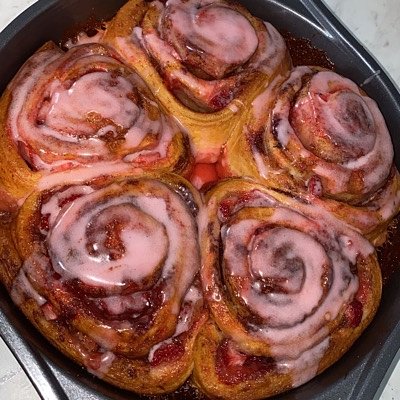 Strawberry Cinnamon Rolls(Big)