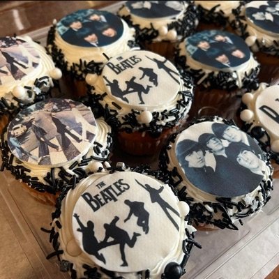 Cupcakes w/ Custom Images