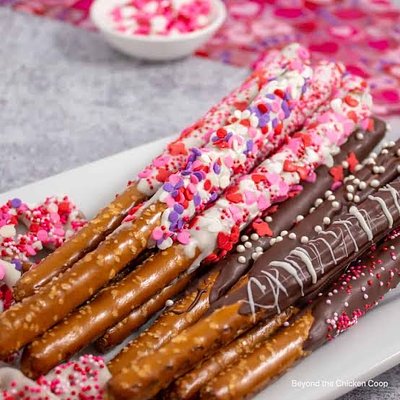 Chocolate Covered Pretzels (Dozen & 1/2 Dozen)