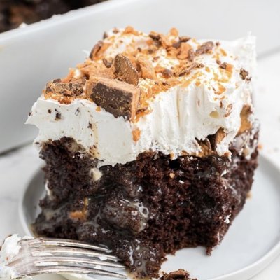 Mini Butterfinger Poke Cake