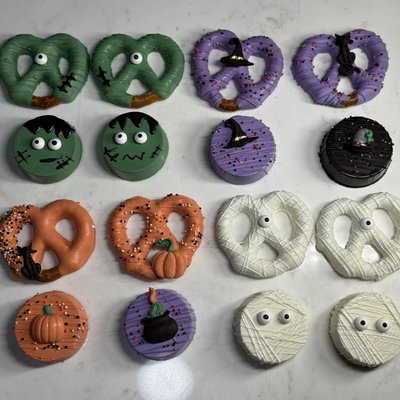 Halloween Chocolate Covered Oreos (12)