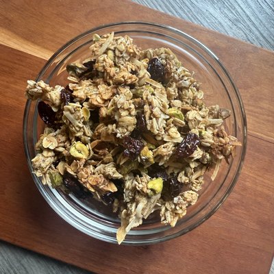 Cherry Pistachio Granola (12oz)