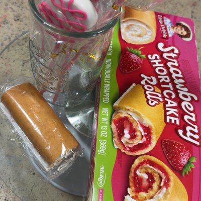 Strawberry Shortcake Cake Pops 