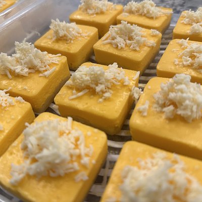 Mango Cheesecake Bites