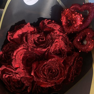 “Mystical” Glitter Rose Bouquet