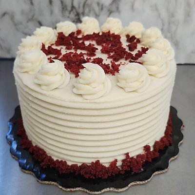 8 Inch Round Cake (3 Layers)