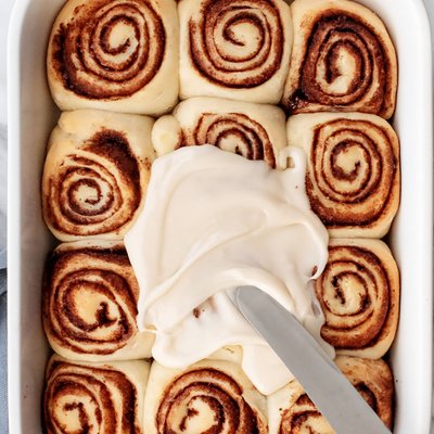 Ready To Bake Jumbo Cinnamon Roll Dough,x6  And Bagged Icing