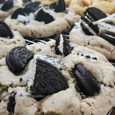 Xl Oreo Cookies And Cream Cookies (Dozen)