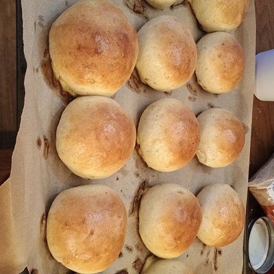 Garlic Herb Dinner Rolls