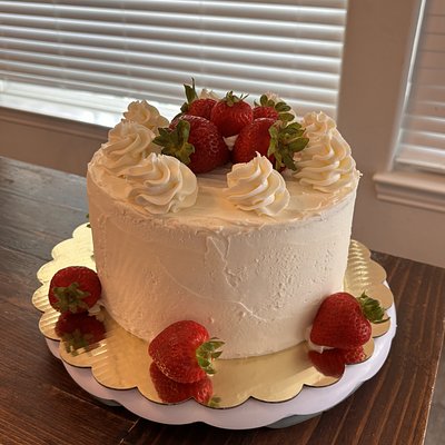 Strawberry Cake 