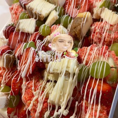Strawberry Crunch Cheesecake Salad (S)