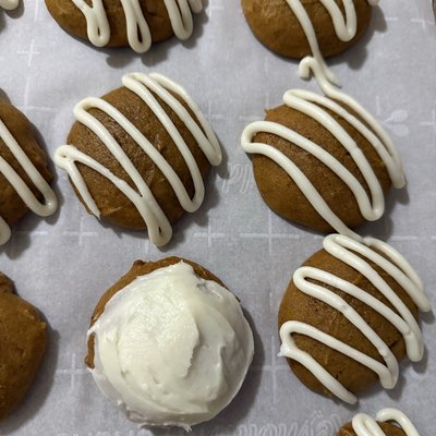 Pumpkin Cookies With Cream Cheese Frosting(6)
