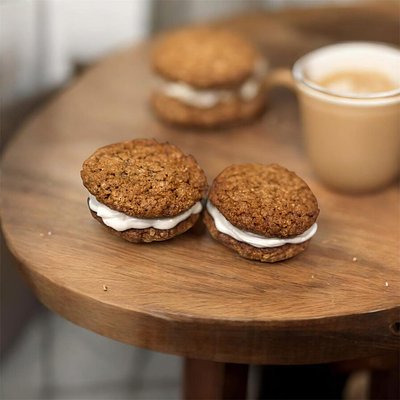 Oatmeal Creme Pies