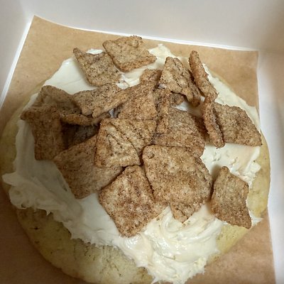 cinnamon toast crunch cookie