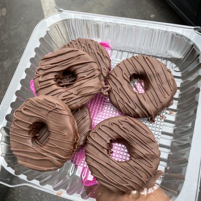 6 Milk Chocolate Pineapples 