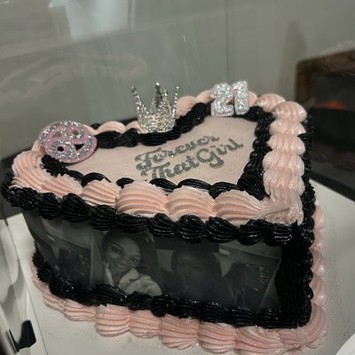 🚨$71.60 heart cake SPECIAL 🚨