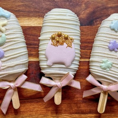 Cakesickles