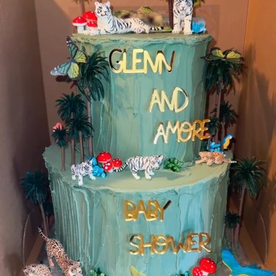 Two Tiered Cake (8 & 12inch) 