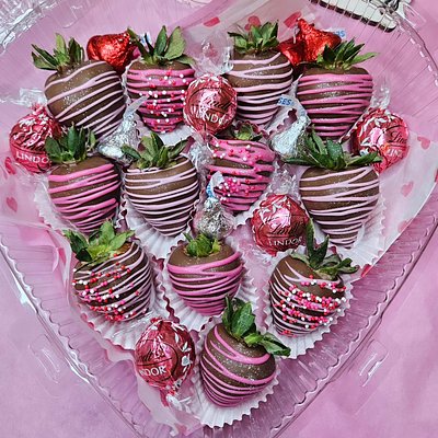 Chocolate Covered Strawberries (6)