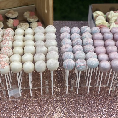 Custom Cake Pops