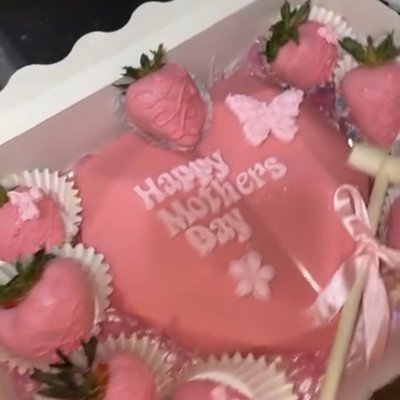 Breakable Heart With 9 Berries