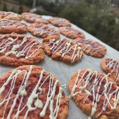 Fresh STRAWBERRY WHITE CHOCOLATE! (12)