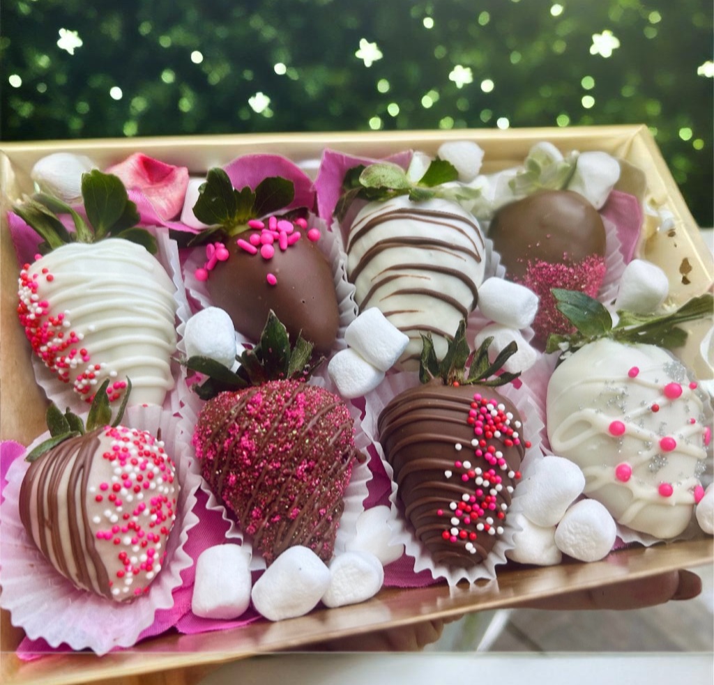 8 Chocolate Covered Strawberries 