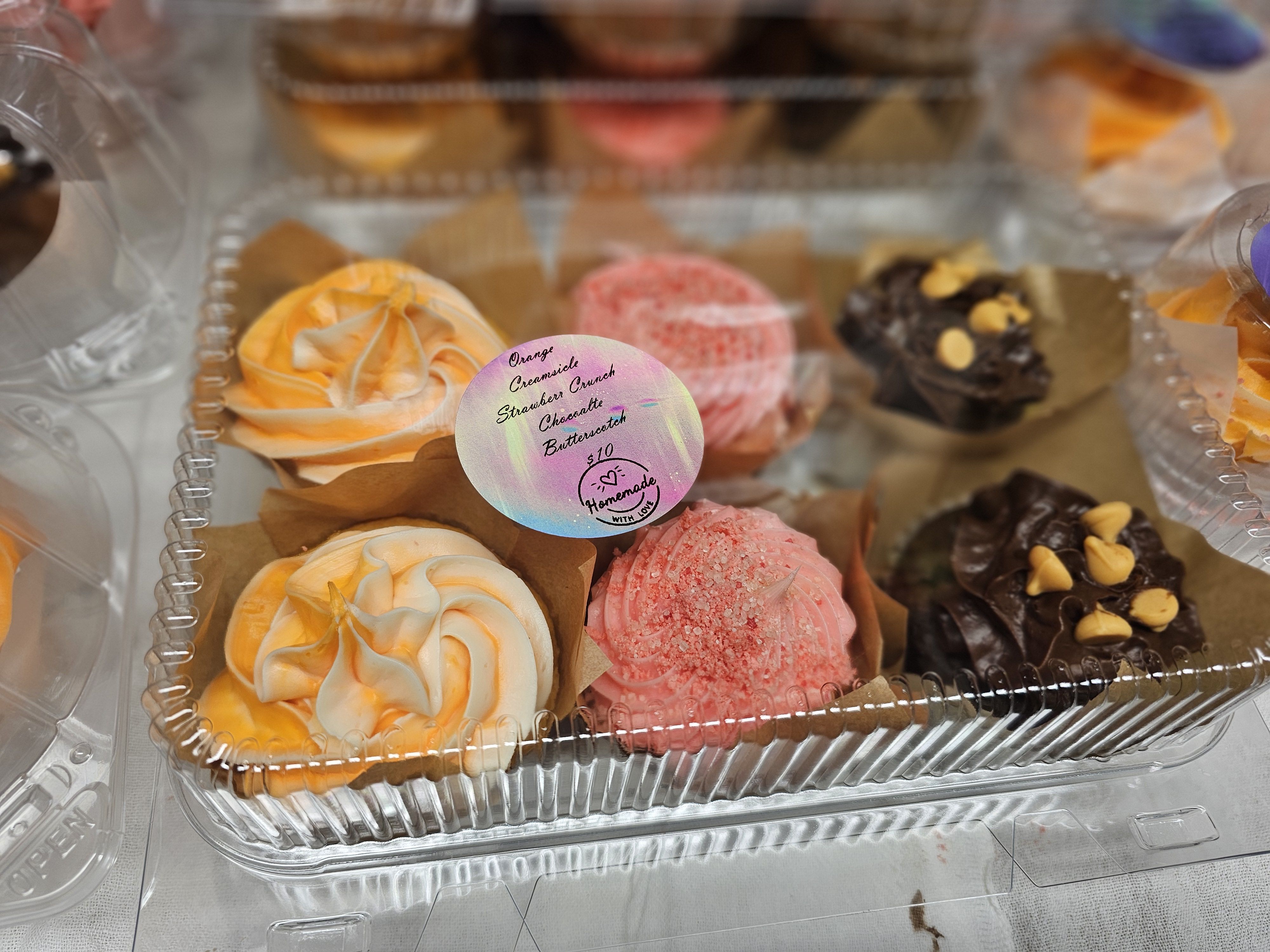 6 Pack Cupcakes Choice Of Flavors 