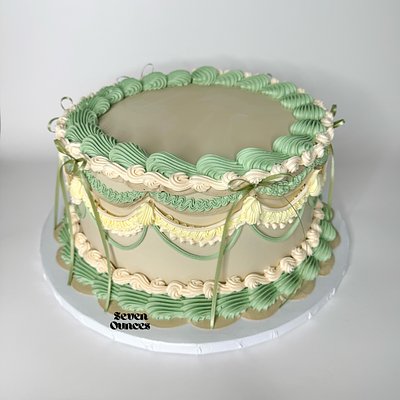 Large Cake (10 in)