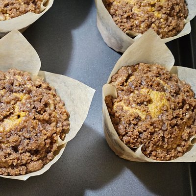 Coffee Cake Jumbo Muffins
