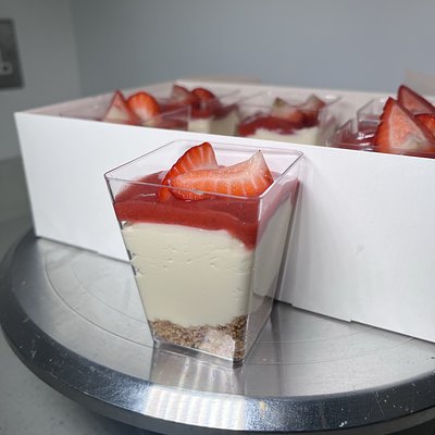 6 Mini Strawberry Cheese Cake Cups