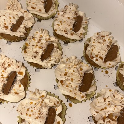 Salted Caramel Biscoff Cupcakes