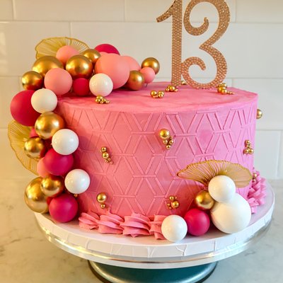 Custom Cake - 10 Inches