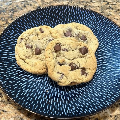 Classic Chocolate Chip Cookies - 1 Dozen
