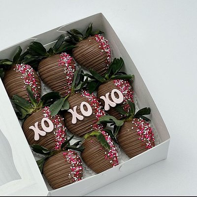 9 Chocolate Covered Strawberries 